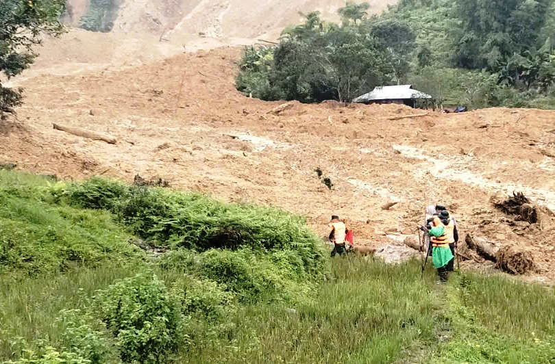 Đà Nẵng công bố tình huống khẩn cấp sạt lở ở xã miền núi- Ảnh 1. Đà Nẵng công bố tình huống khẩn cấp sạt lở ở xã miền núi- Ảnh 1.