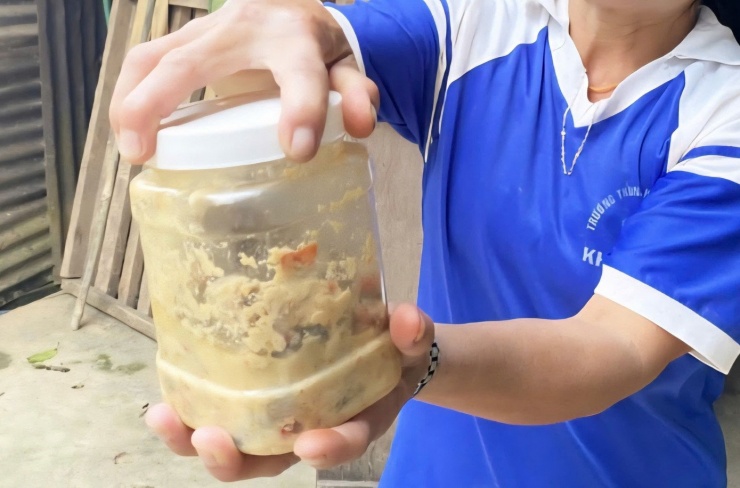 Đà Nẵng thêm 2 người nhập viện do ăn cá ủ chua, Bộ Y tế chỉ đạo nóng 1 Cá ủ chua là món ăn truyền thống của người miền núi nhưng gần đây liên tiếp các trường hợp phải nhập viện cấp cứu sau khi ăn. Ảnh T.H