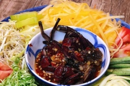 Đặc sản nức tiếng Cà Mau có '10 chân', mai sần sùi, nhìn tưởng cua đồng