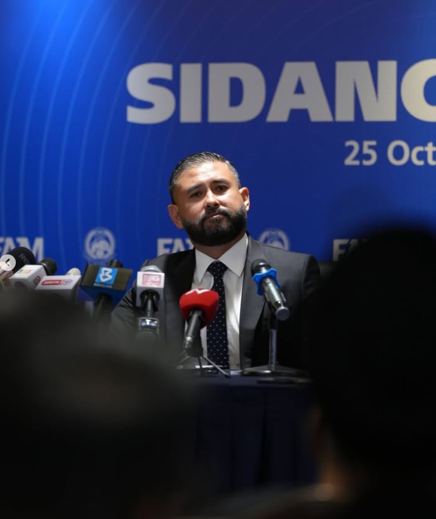 Bị chỉ trích vì vụ nhập tịch lậu, Nhiếp chính vương Johor lớn tiếng: 'Đàn ông thật sự không chạy trốn'- Ảnh 1.