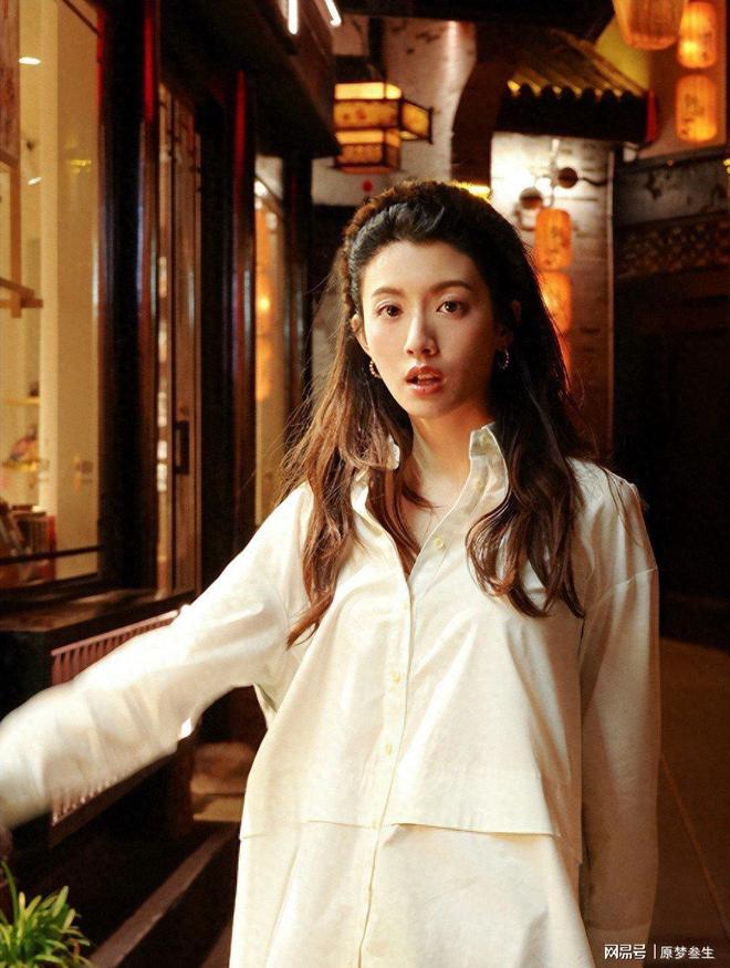 Đáng đời Á hậu làm tiểu tam bị ghét nhất showbiz, nay bị đài truyền hình thẳng tay cắt luôn hợp đồng- Ảnh 1.