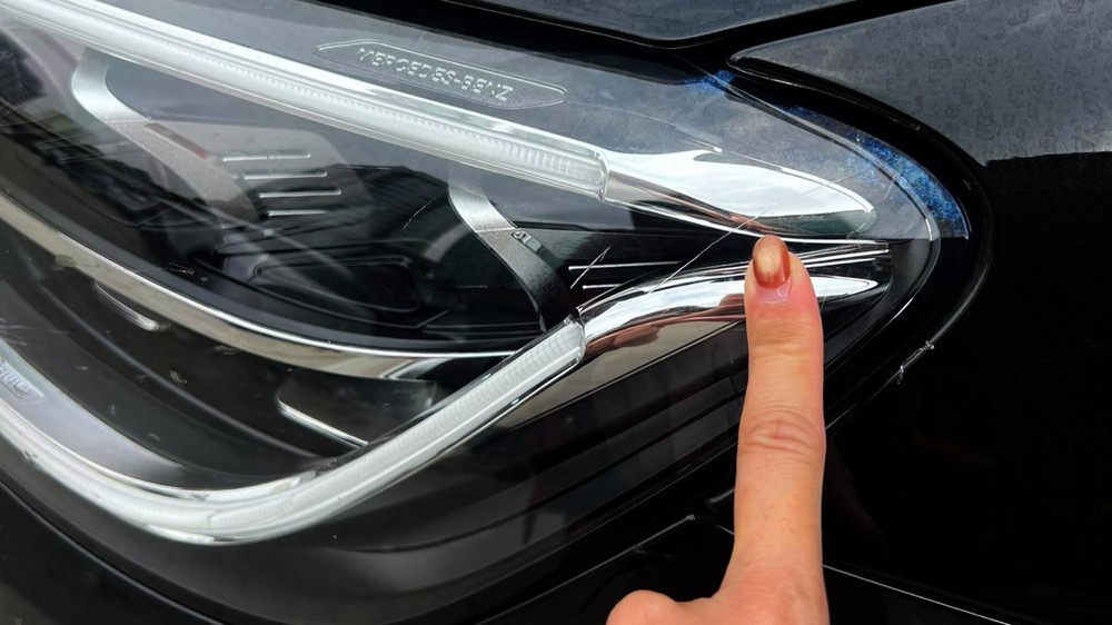 Vụ Mercedes bị đập gương, cào xước khi đỗ bên đường ở Hà Nội: Danh tính người phụ nữ vừa bị khởi tố- Ảnh 1.