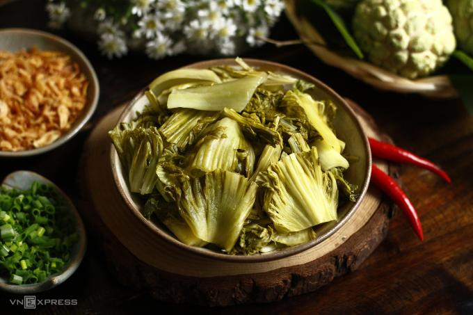 Dưa muối chứa nhiều lợi khuẩn tốt cho tiêu hóa. Ảnh: Bùi Thủy