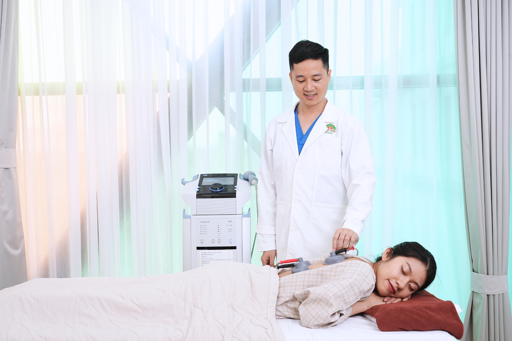 Đau lưng tê chân do thoát vị đĩa đệm: Giải pháp sóng năng lượng cao - 2