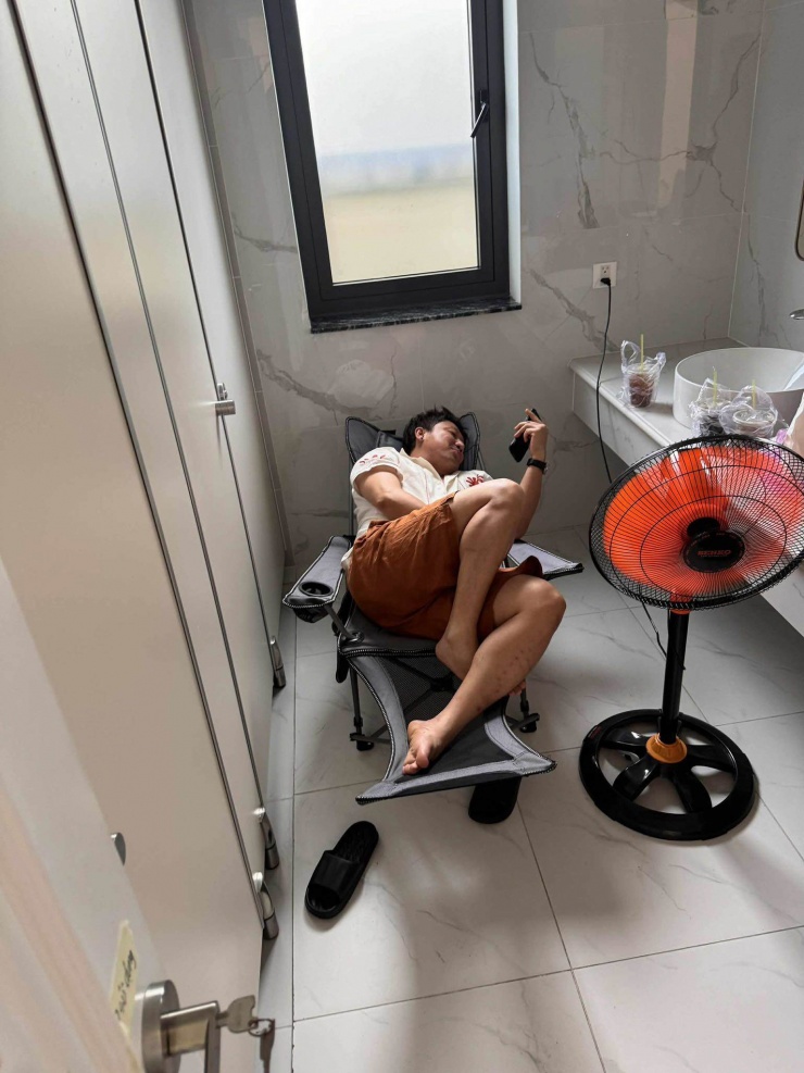 Trấn Thành ở hậu trường phim Thỏ ơi!!. Ảnh: FBNV