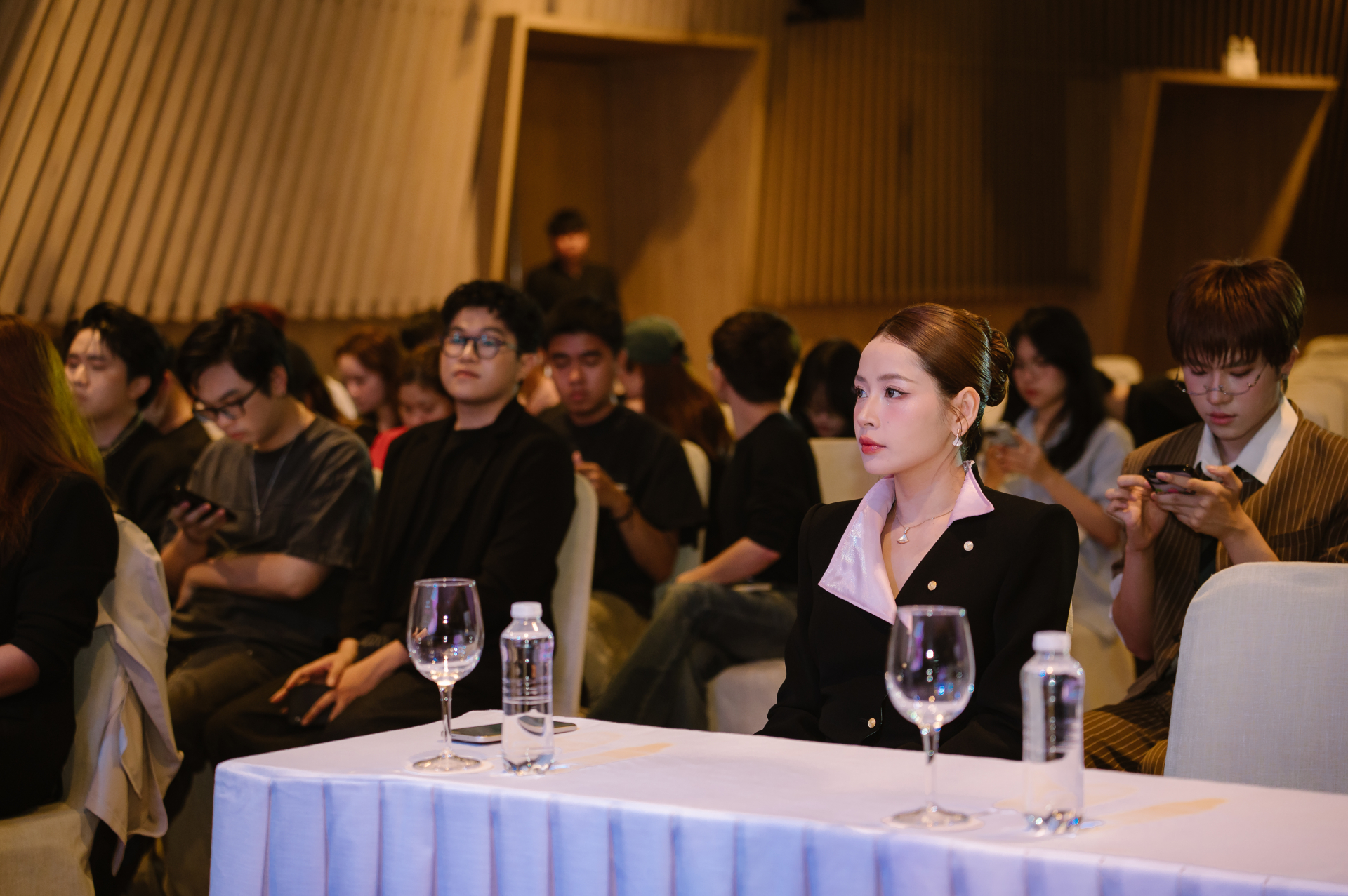 Chi Pu thẳng thắn khi bị so sánh với cách Sơn Tùng quản lý talent: “Đây là công ty nói được làm được”- Ảnh 2.