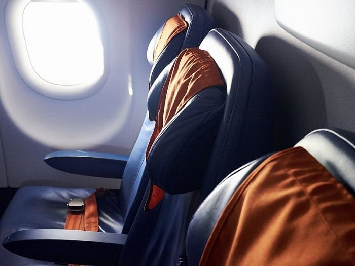 Đây là những thứ bẩn nhất trên máy bay- Ảnh 1.