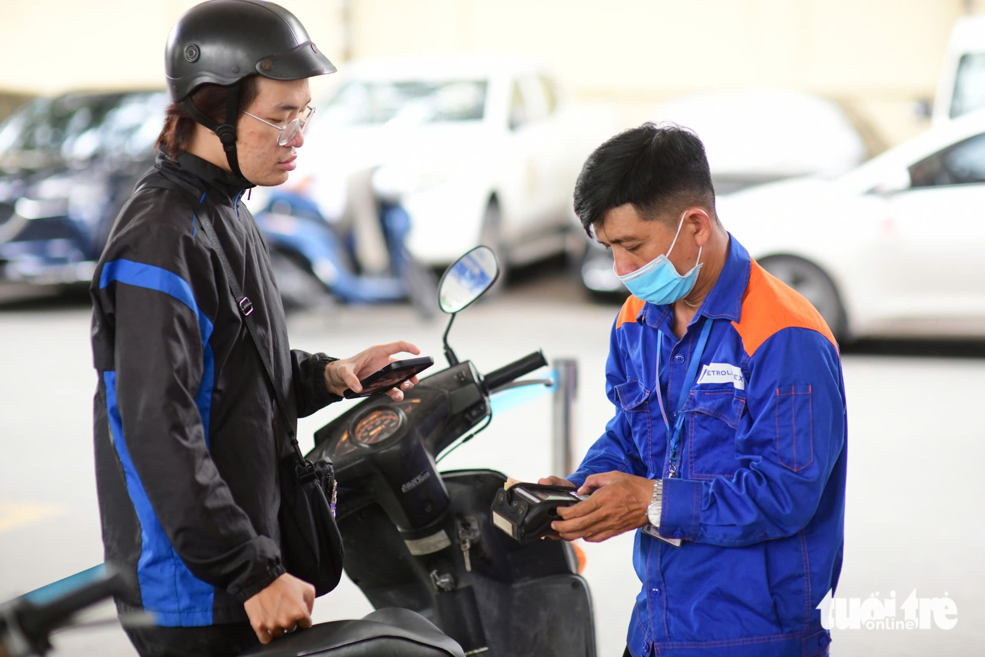 Đề xuất: Nếu giá xăng dầu tăng 20% một tháng, sẽ sử dụng quỹ bình ổn giá - Ảnh 1.