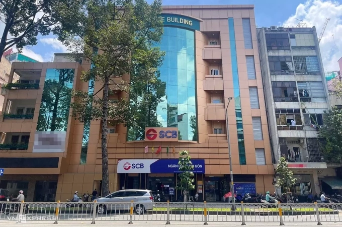 Tòa nhà Vạn Thịnh Phát trên đường Trần Hưng Đạo, quận 1, TP HCM, trụ sở của Tập đoàn Vạn Thịnh Phát và Ngân hàng SCB trong vụ án liên quan bà Trương Mỹ Lan. Ảnh: Đình Văn