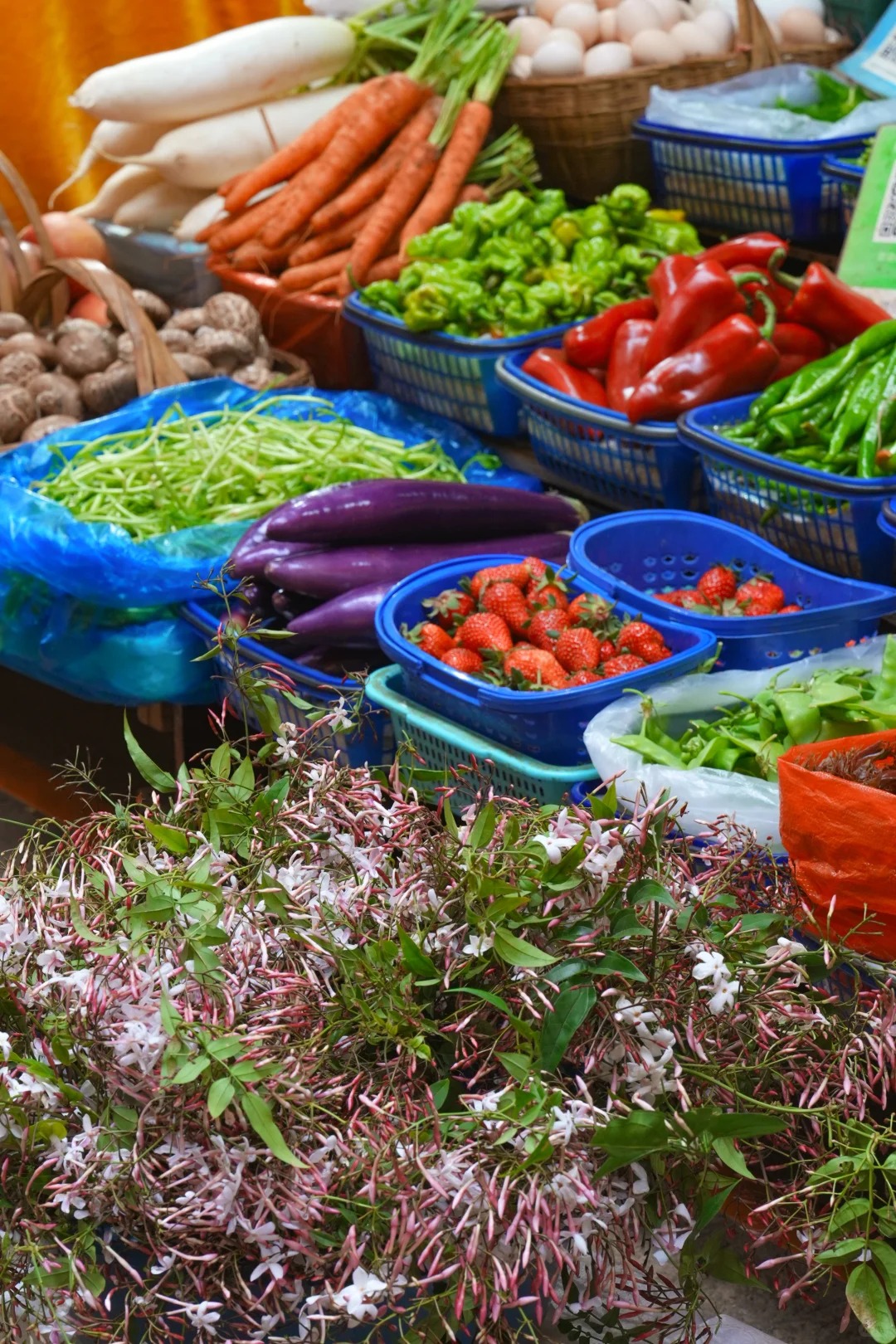 Đi chợ nông sản đâu chỉ mua rau, ấy là cuộc 