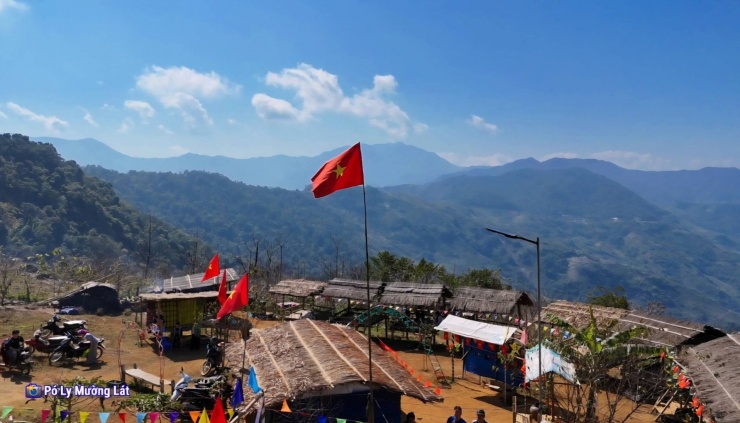 Khu check-in săn mây hoang sơ ở đỉnh Pha Đén