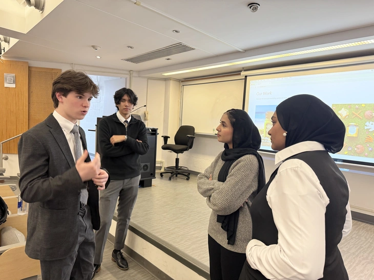 Điểm số cao hay kỹ năng mềm quan trọng hơn? - Ảnh 1.