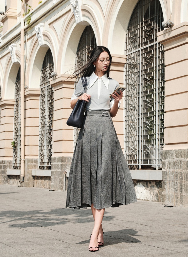 Diện mạo mùa xuân tươi sáng từ chân váy dáng dài- Ảnh 1. Diện mạo mùa xuân tươi sáng từ chân váy dáng dài- Ảnh 1.