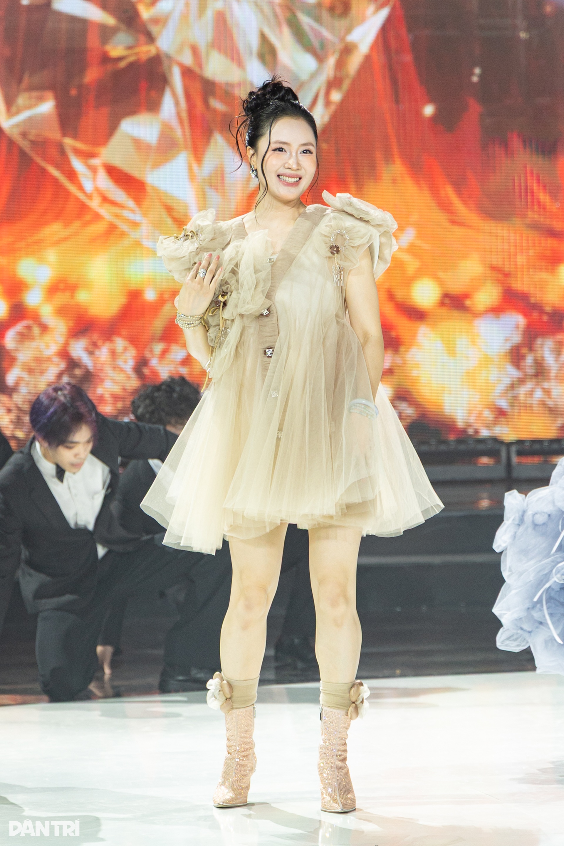 Diễn viên Hồng Diễm tuổi 43 đẹp không tì vết, hôn nhân kín tiếng - 1 Diễn viên Hồng Diễm tuổi 43 đẹp không tì vết, hôn nhân kín tiếng - 1