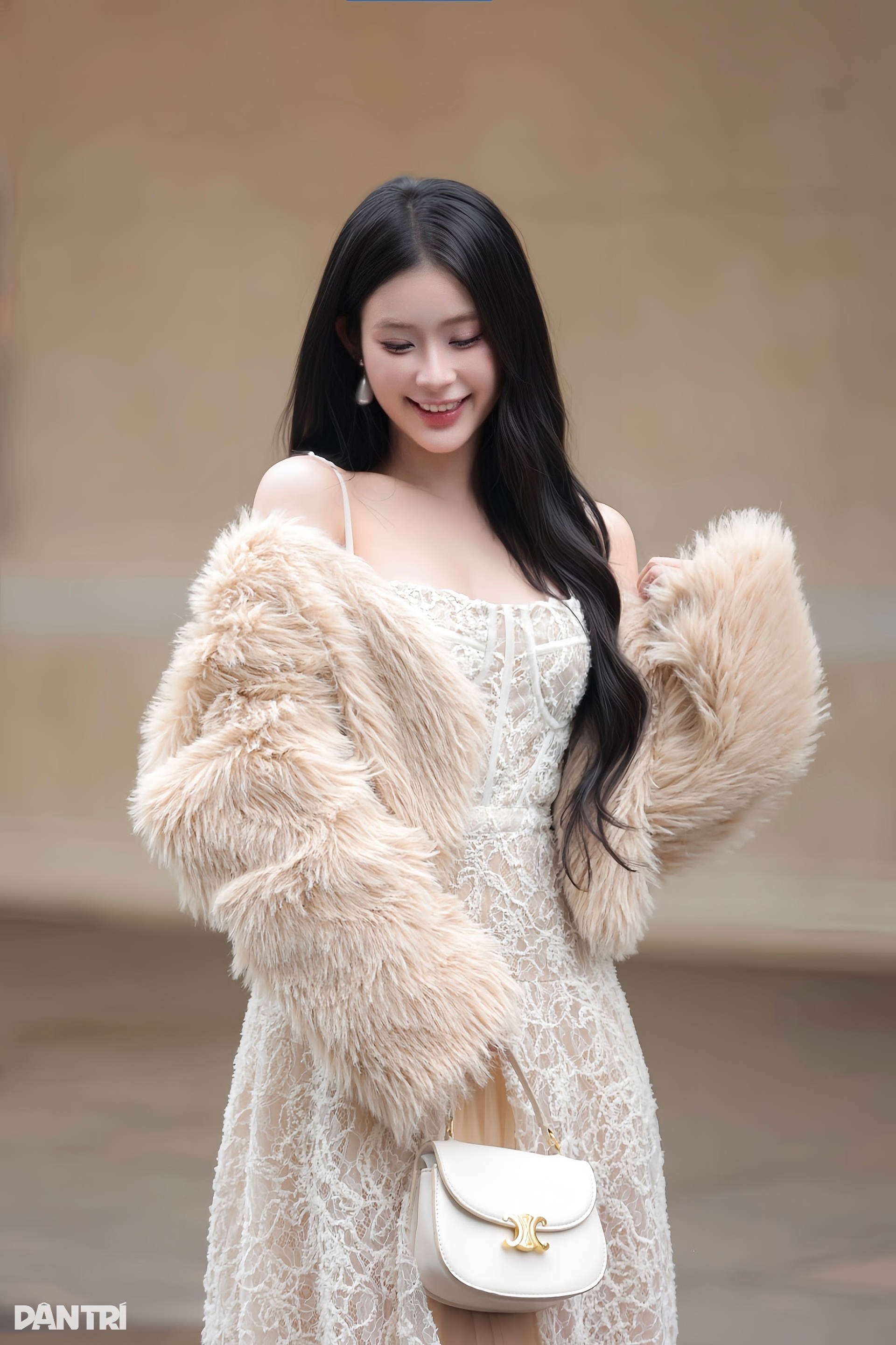 Diễn viên phim giờ vàng VTV gợi ý phong cách vừa gợi cảm, vừa thanh lịch - 3