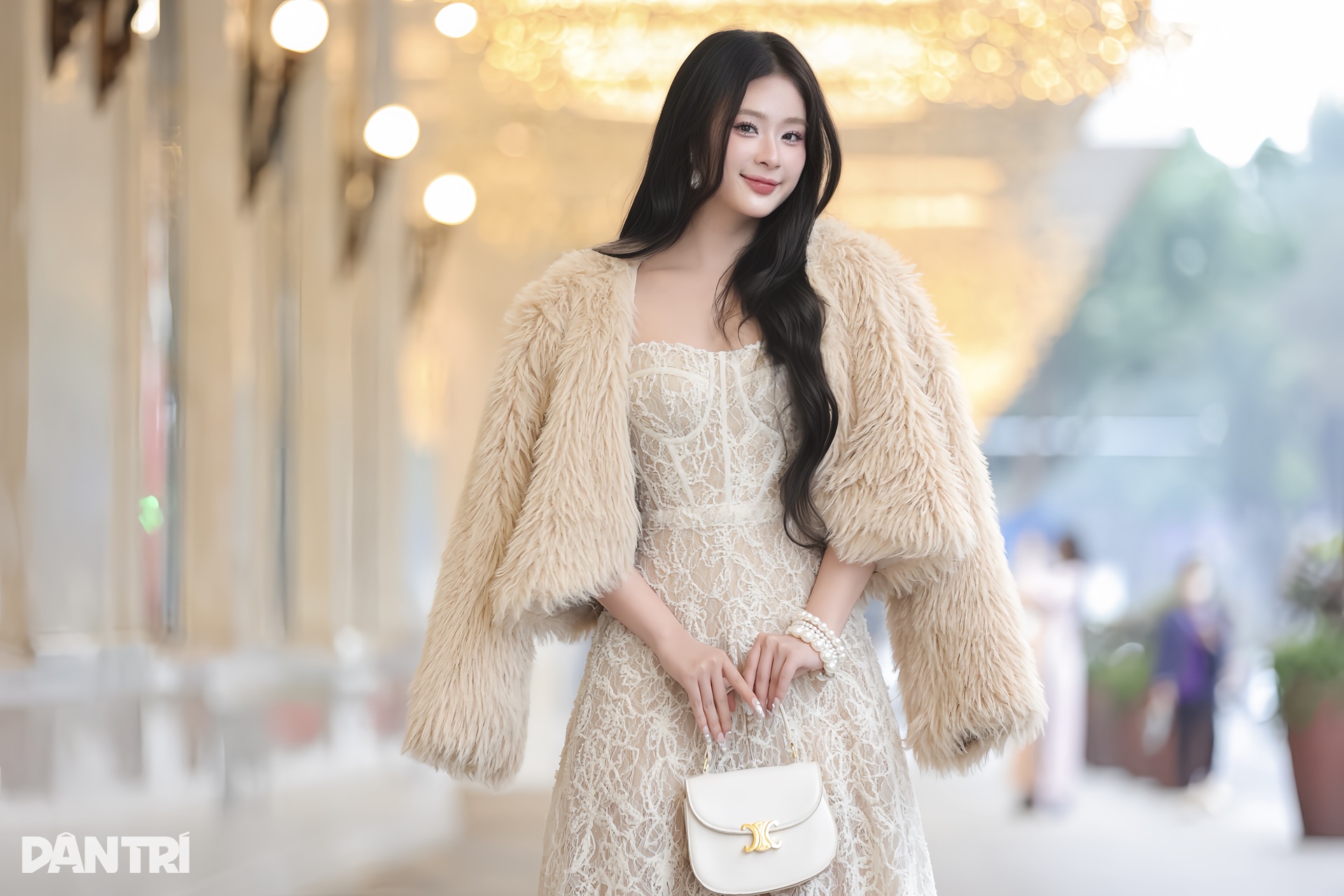 Diễn viên phim giờ vàng VTV gợi ý phong cách vừa gợi cảm, vừa thanh lịch - 1