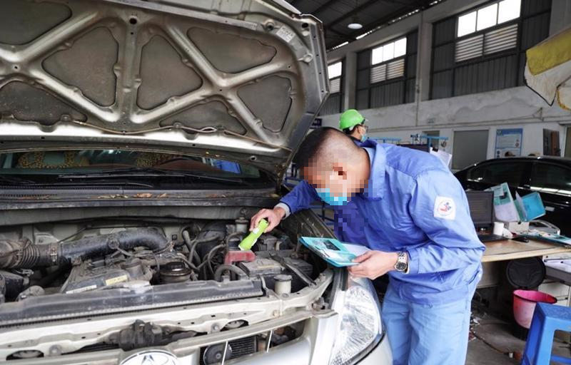 Siết điều kiện cấp chứng chỉ đăng kiểm viên phương tiện giao thông đường bộ - Ảnh 1.