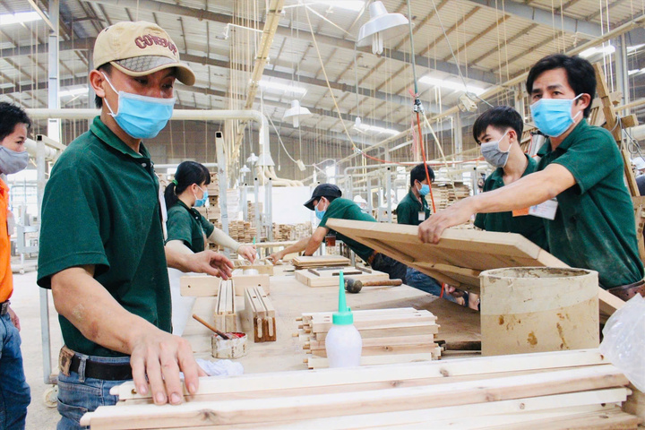 Doanh nghiệp TP.HCM điểm tên nhóm hàng chịu tác động từ xung đột Trung Đông- Ảnh 2.