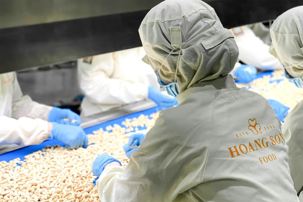 Doanh nghiệp Việt hồi hộp theo dõi các lô hàng xuất đi Trung Đông - 1