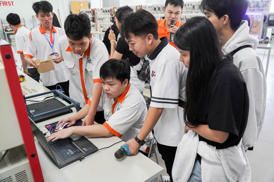 Doanh nghiệp đặt hàng nguồn nhân lực - Ảnh 1. Doanh nghiệp đặt hàng nguồn nhân lực - Ảnh 1.