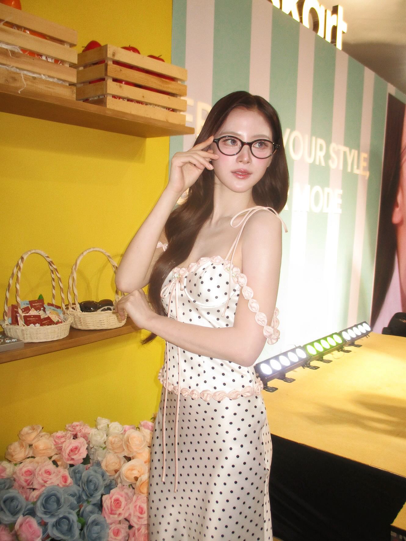 Độc thân vui vẻ, Baifern tới thời đỉnh cao nhan sắc thật sự rồi!- Ảnh 1.