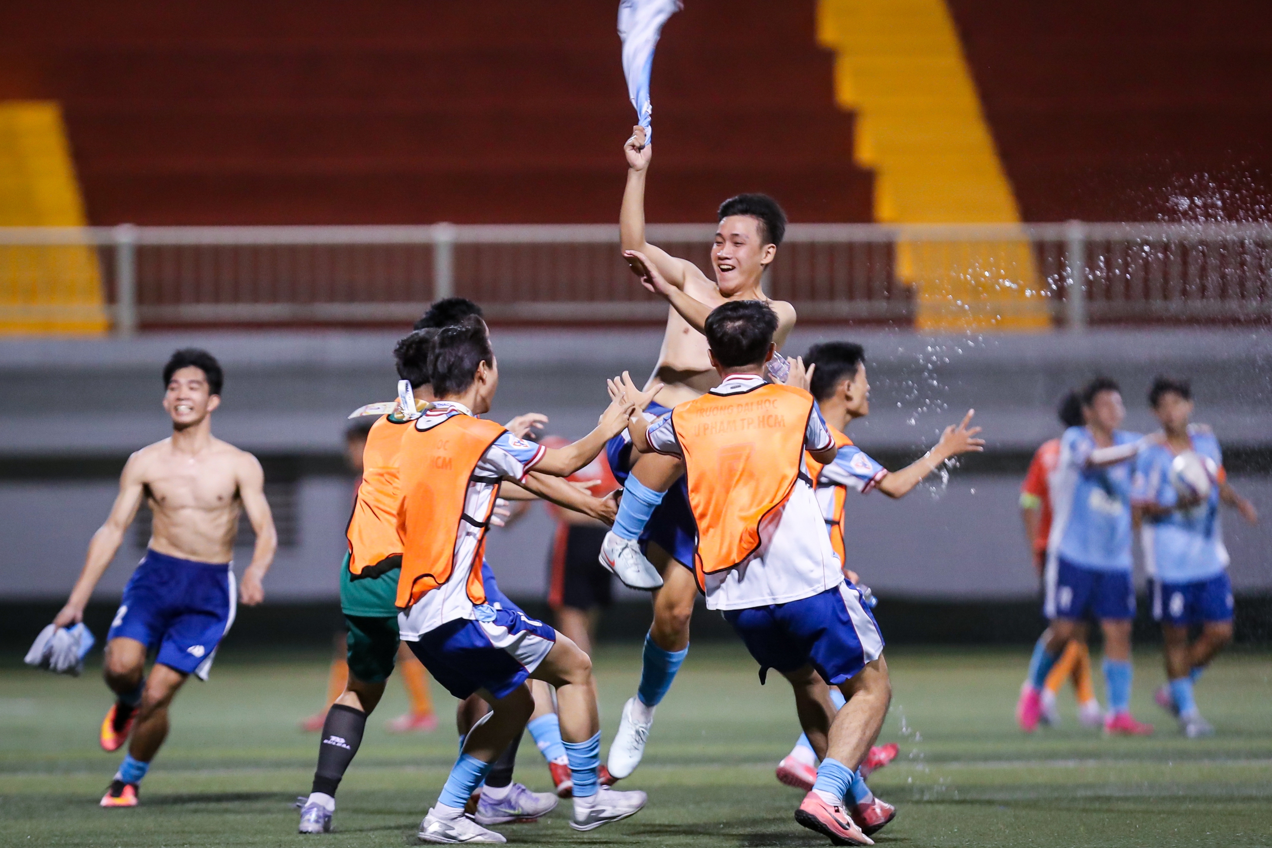 Đội Trường ĐH Sư phạm TP.HCM sẽ tạo 'địa chấn' ở Nha Trang?- Ảnh 1. Đội Trường ĐH Sư phạm TP.HCM sẽ tạo 'địa chấn' ở Nha Trang?- Ảnh 1.