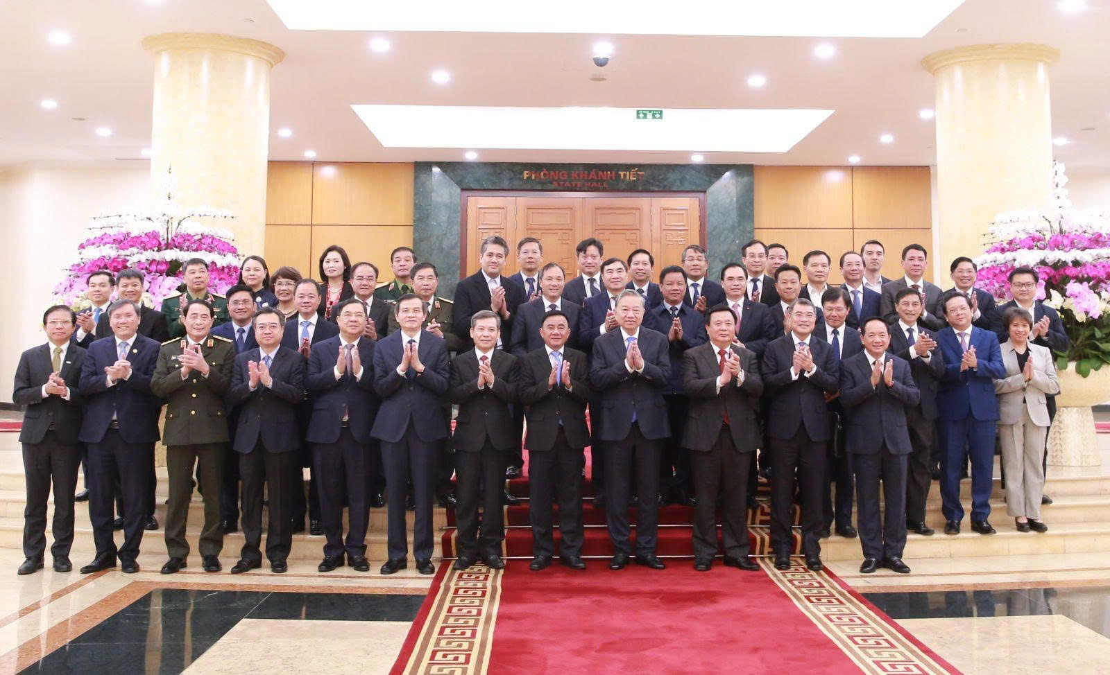 Đổi mới mạnh mẽ tư duy nghiên cứu lý luận - Ảnh 1.