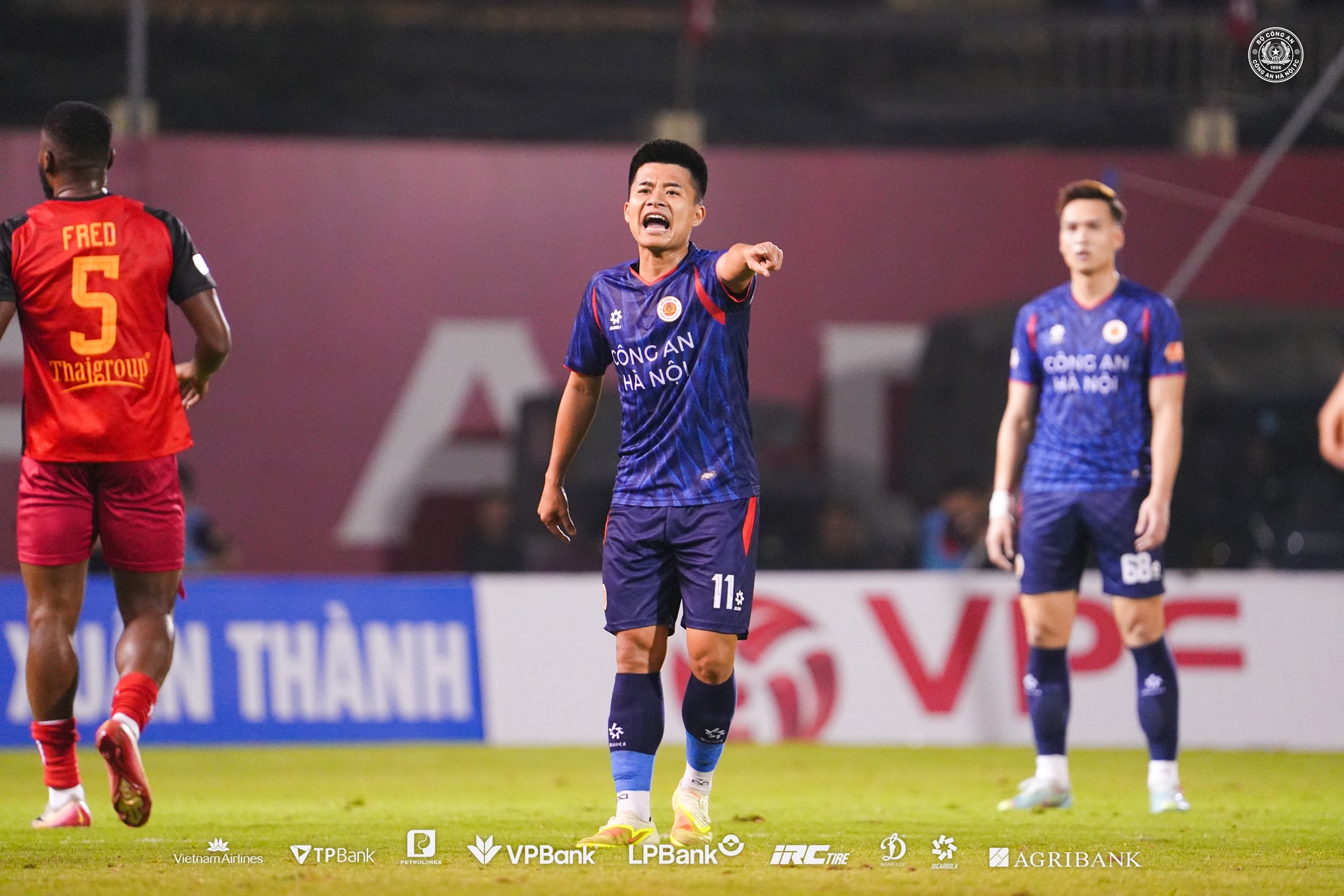 Đội tuyển Việt Nam sẽ cực hay bởi ông Kim đã tìm thấy ‘vàng’, sẵn sàng đương đầu Malaysia
- Ảnh 2. Đội tuyển Việt Nam sẽ cực hay bởi ông Kim đã tìm thấy ‘vàng’, sẵn sàng đương đầu Malaysia
- Ảnh 2.