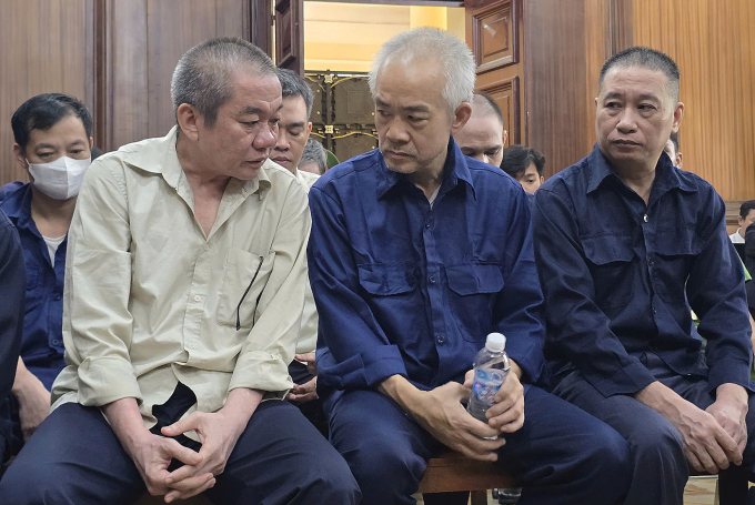 Các bị cáo tại phiên tòa hôm nay. Ảnh: Hải Duyên