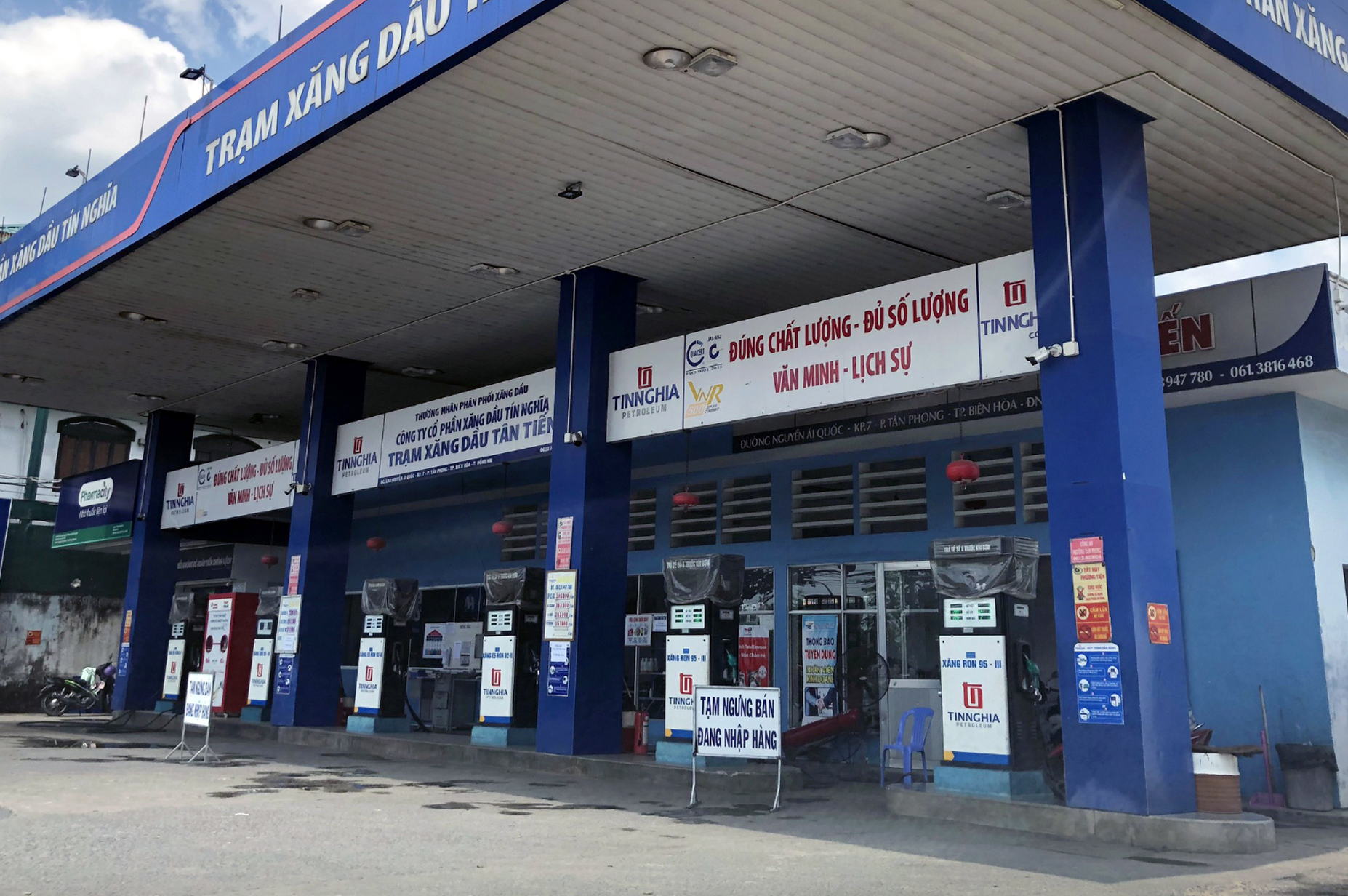 Đồng Nai tăng cường kiểm tra, xử lý trạm xăng dầu tự ý tăng giá, găm hàng - Ảnh 1.