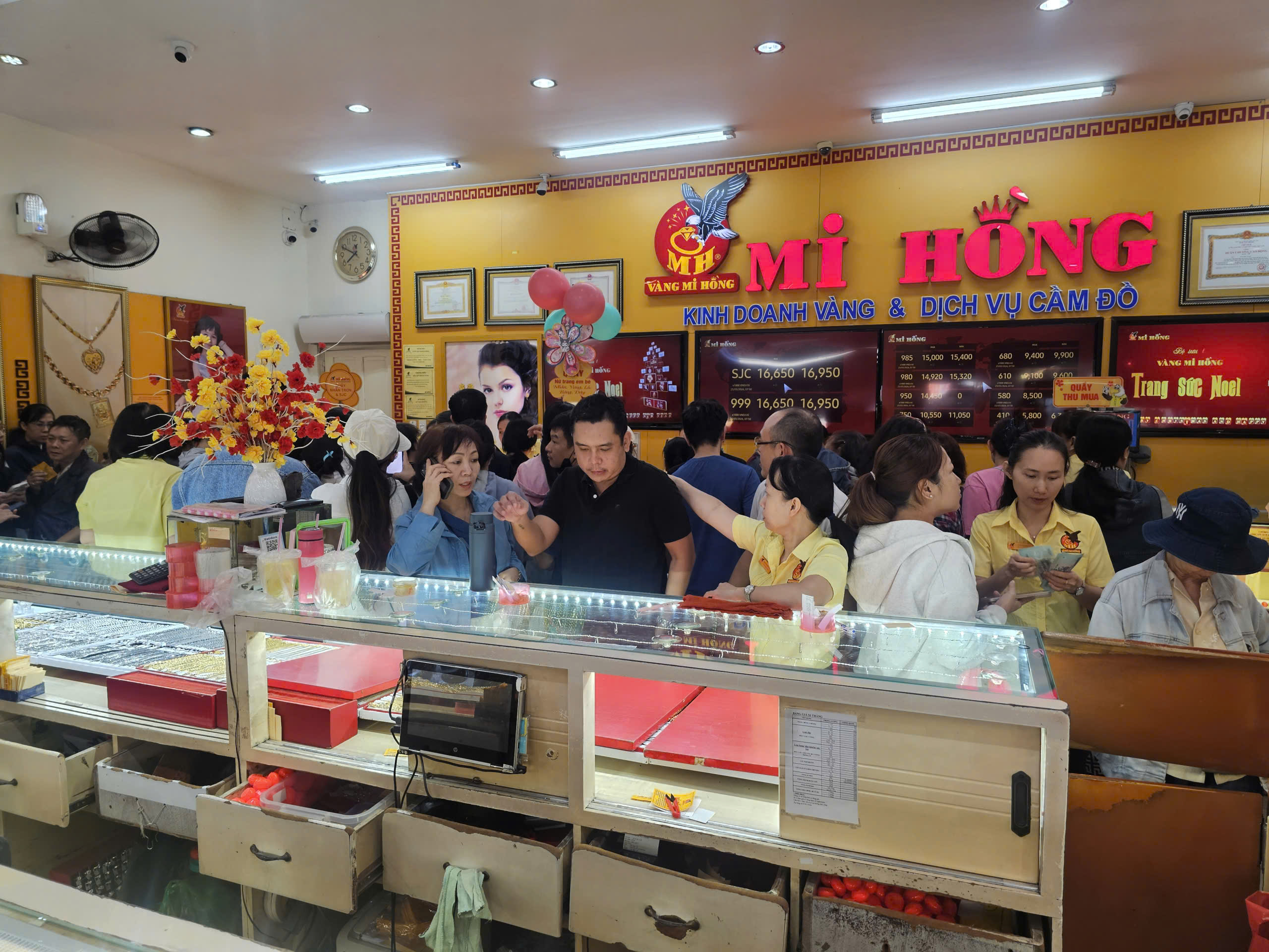 Giá vàng hôm nay 29 - 3 2026: Dự báo tăng và ảnh hưởng thị trường - Ảnh 2.