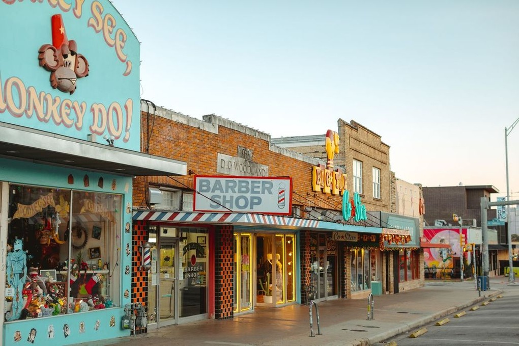 Du khách đổ xô đến các điểm từng xuất hiện trong phim đạt giải Oscar - 1