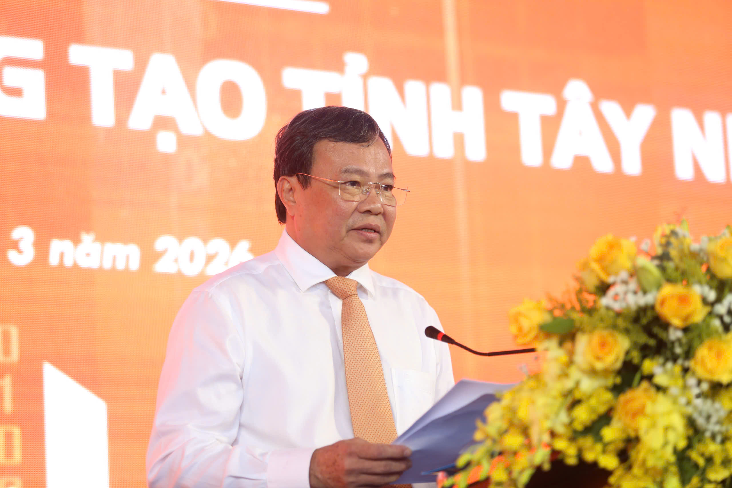 Tây Ninh khánh thành Trung tâm Đổi mới sáng tạo hỗ trợ doanh nghiệp phát triển kinh tế số - Ảnh 1.