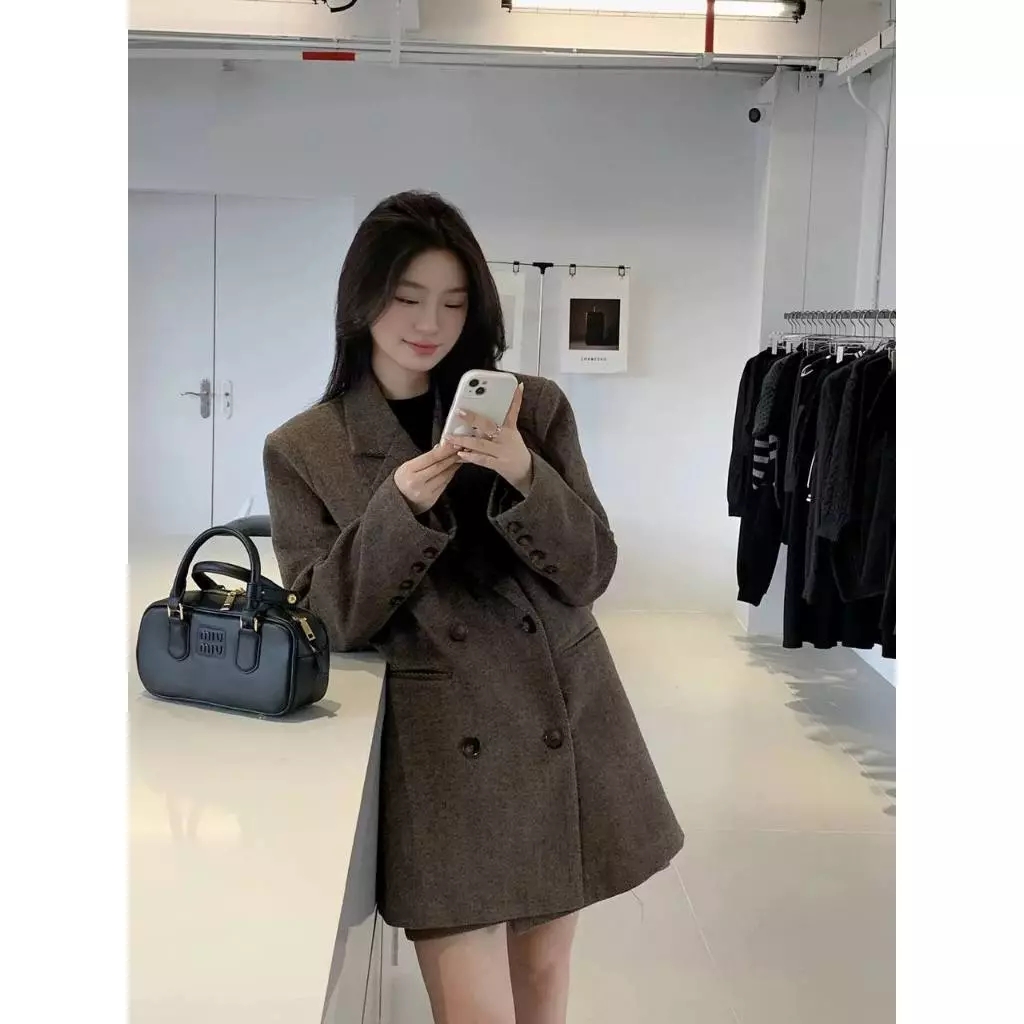 Đừng vung tiền mua sắm vô tội vạ, phụ nữ sành điệu chỉ cần đúng 4 kiểu 