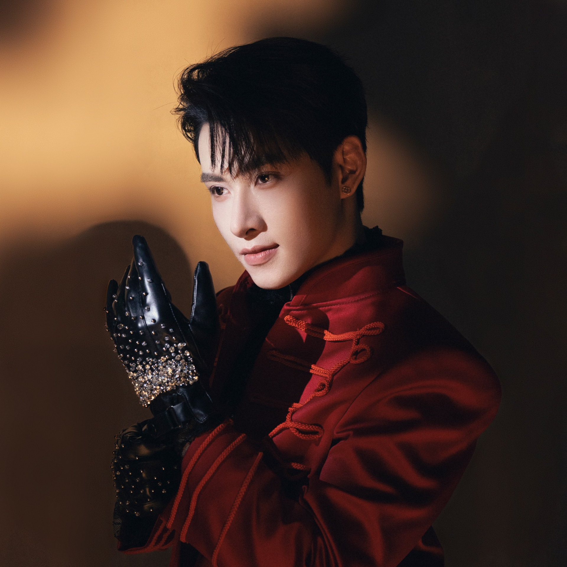 Duoc si Tien hat con hay hon Hung Huynh