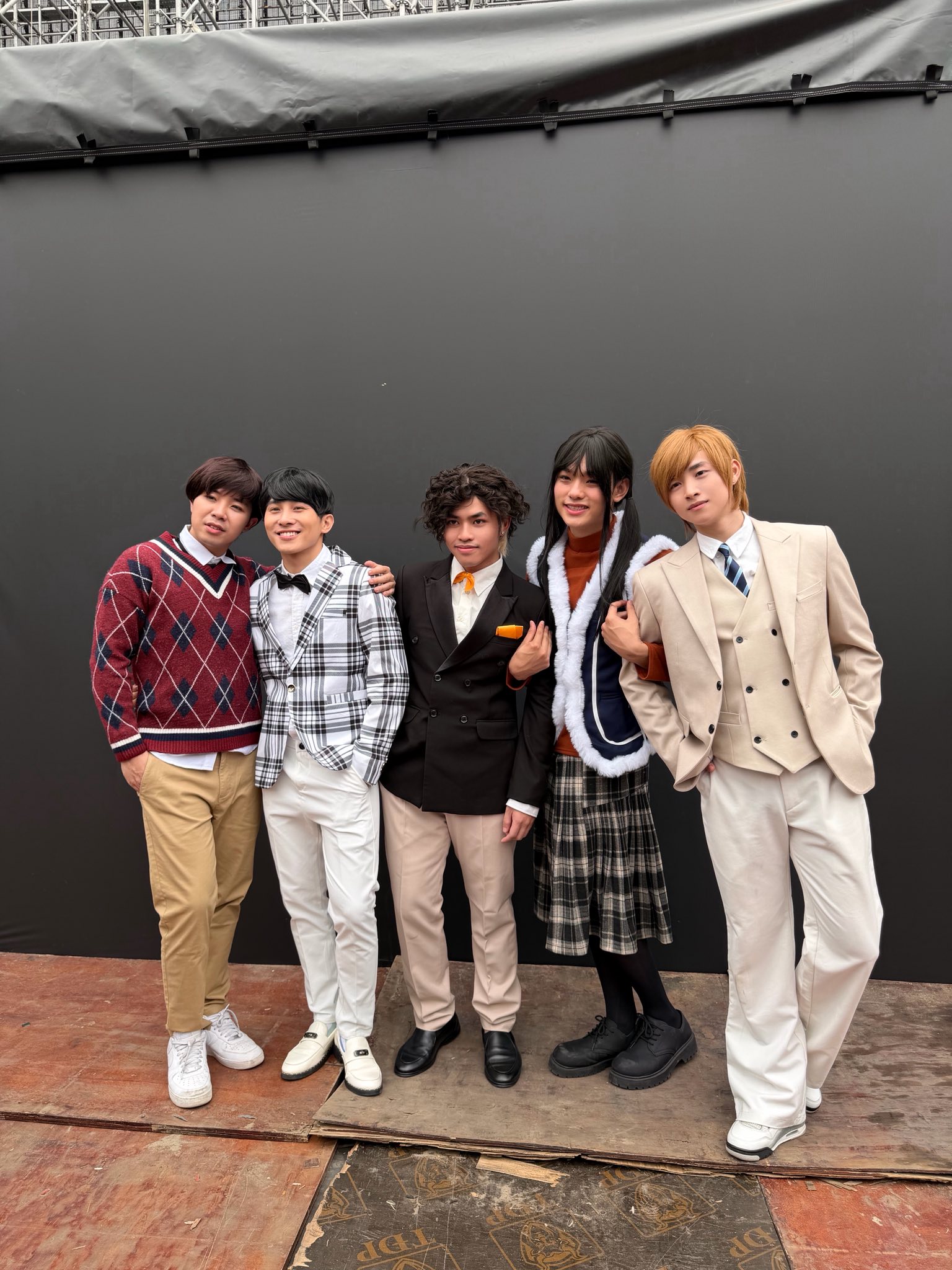 F4 Vuon Sao Bang lam nao loan thu do Ha