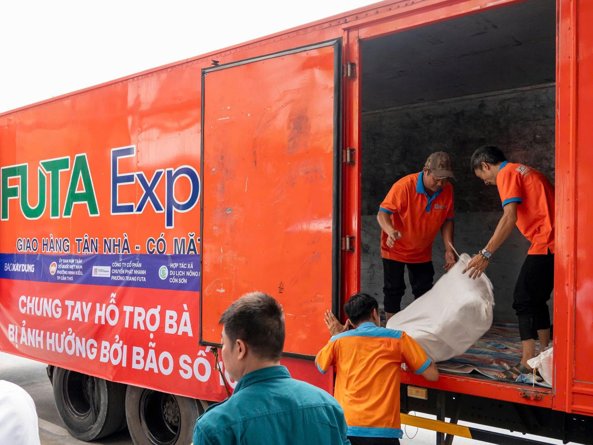 FUTA Express không tăng giá vận chuyển hàng thiết yếu giữa lúc giá xăng dầu biến động- Ảnh 1.