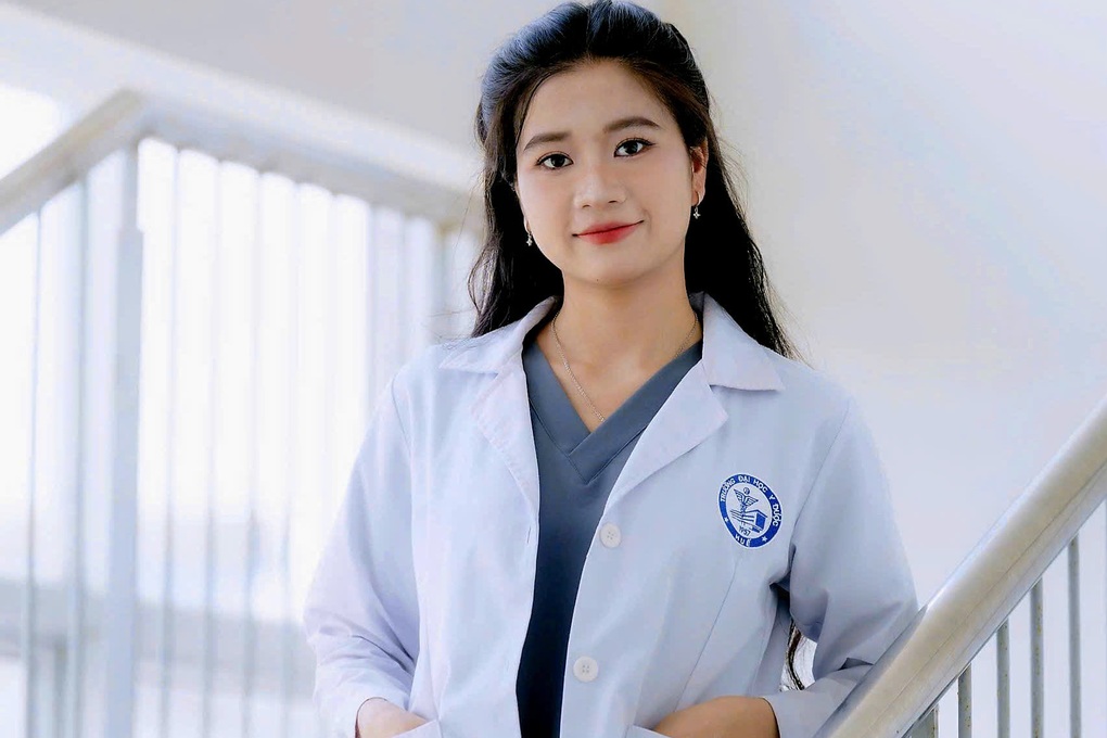 Gác bằng đại học, nữ dược sĩ xung phong lên đường nhập ngũ - 1