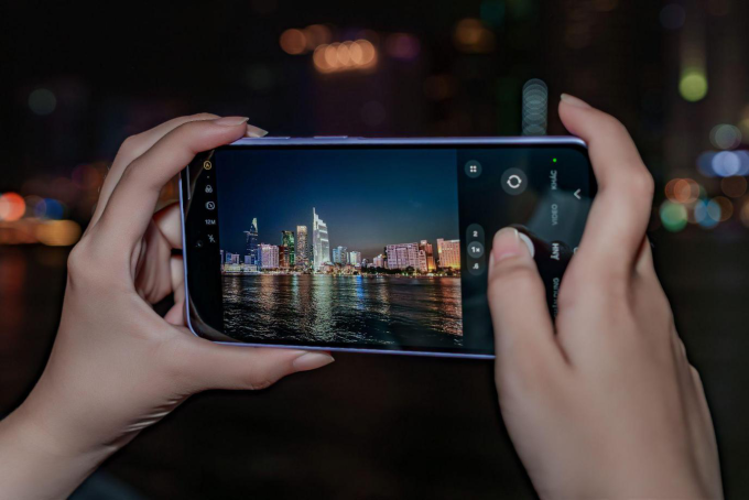 Camera trên Galaxy A57 5G cải thiện khả năng thu sáng. Ảnh: Samsung