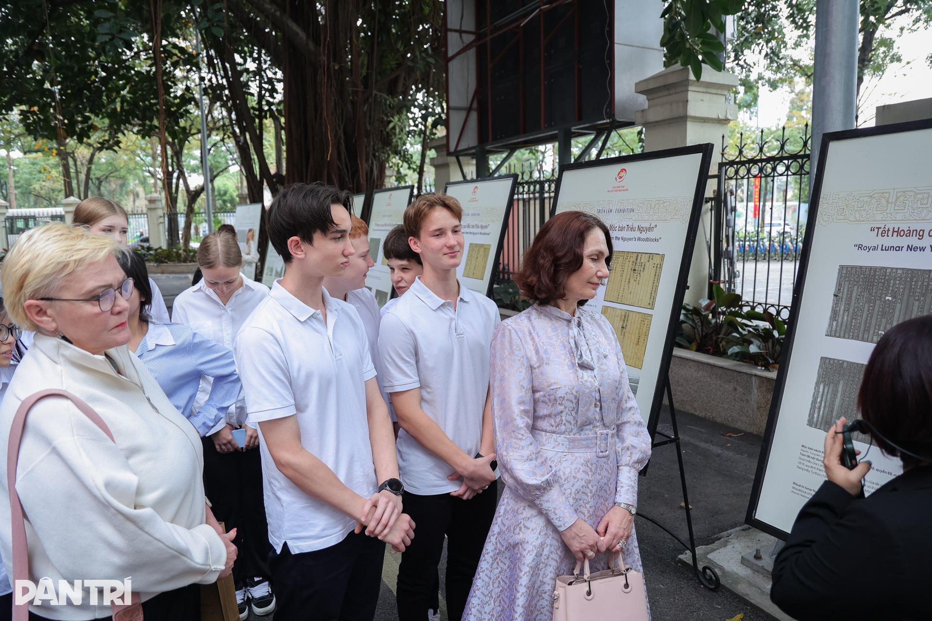 Gần 1.000 người đến “Thưởng lãm Châu phê - Lưu dấu Mộc bản” tại Hà Nội - 1