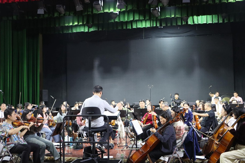 Gần 200 nghệ sĩ hội tụ trong đêm ra mắt Dàn nhạc Giao hưởng Quân đội - 1