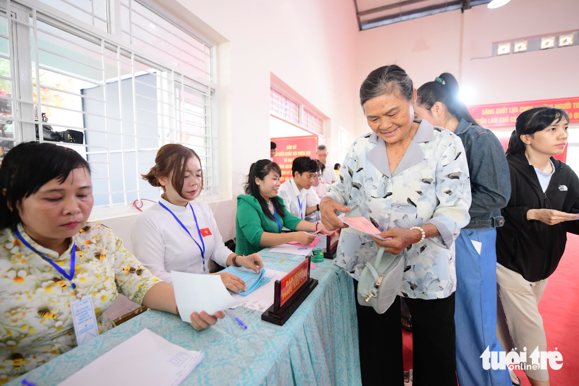 Gần 79 triệu cử tri cả nước tham dự 'ngày hội non sông' - Ảnh 1.