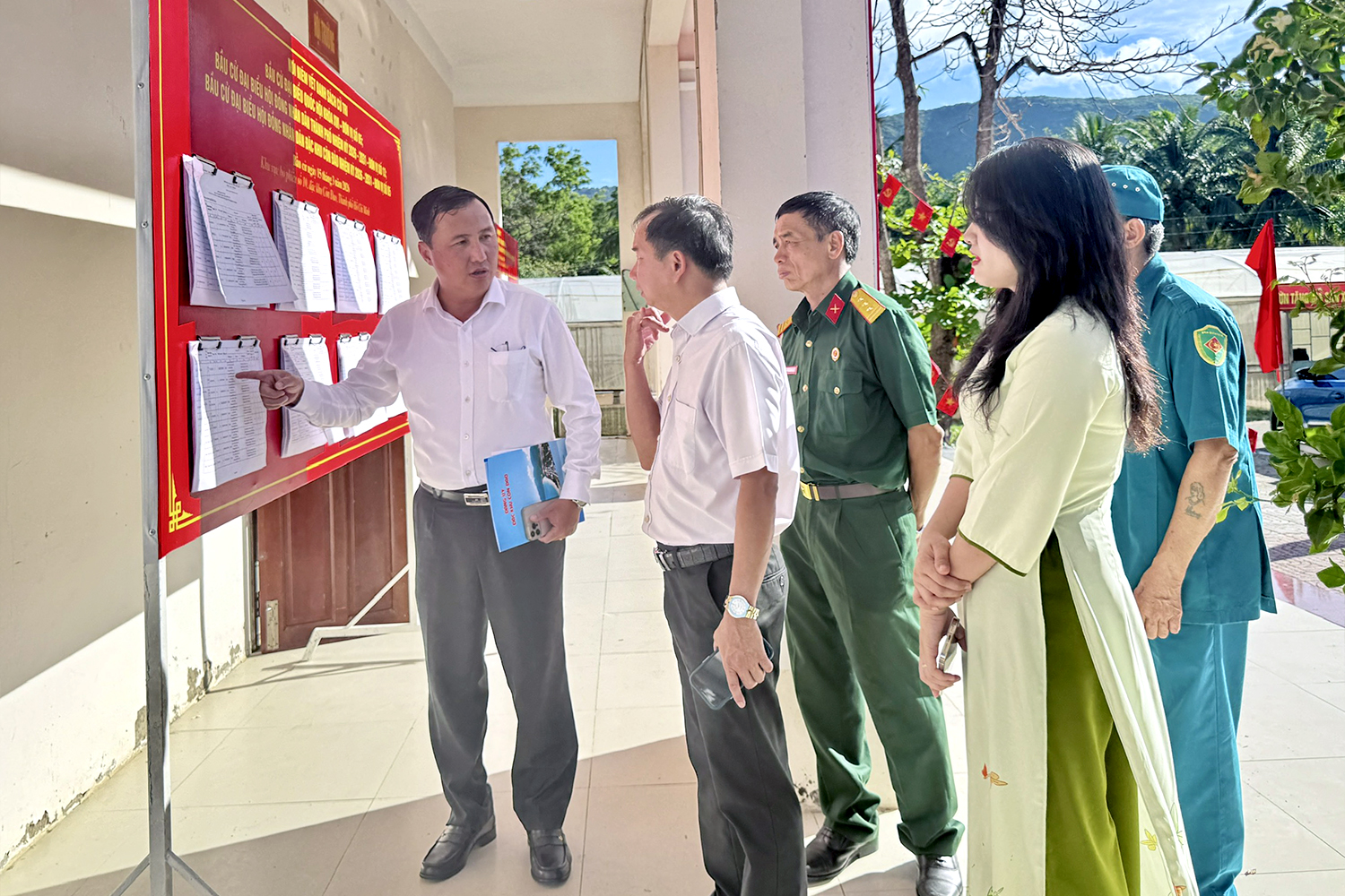 bầu cử - Ảnh 1.