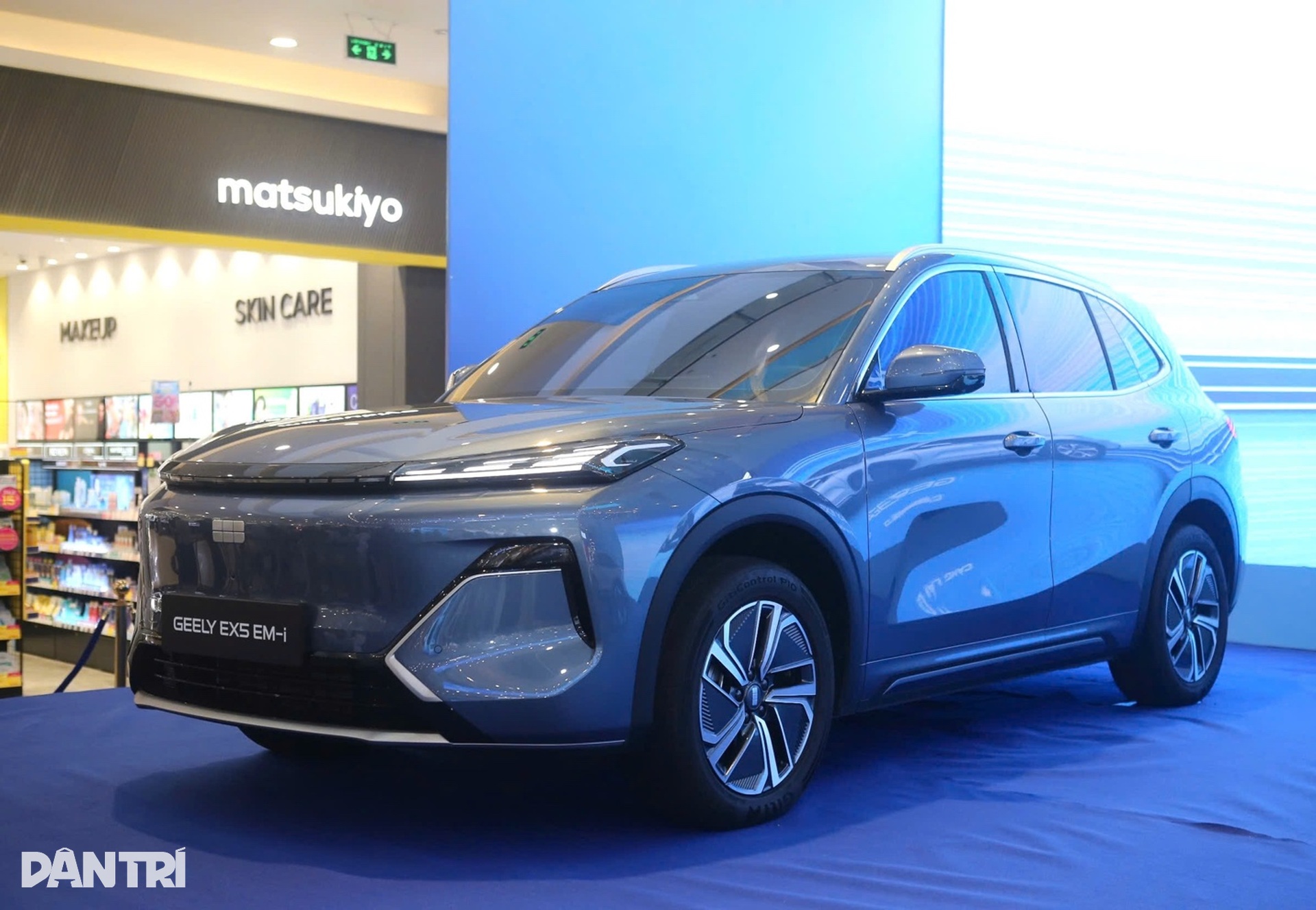 Geely EX5 PHEV giá gần 1 tỷ đồng, đối thủ mới của Sealion 6 và Destinator - 1 Geely EX5 PHEV giá gần 1 tỷ đồng, đối thủ mới của Sealion 6 và Destinator - 1