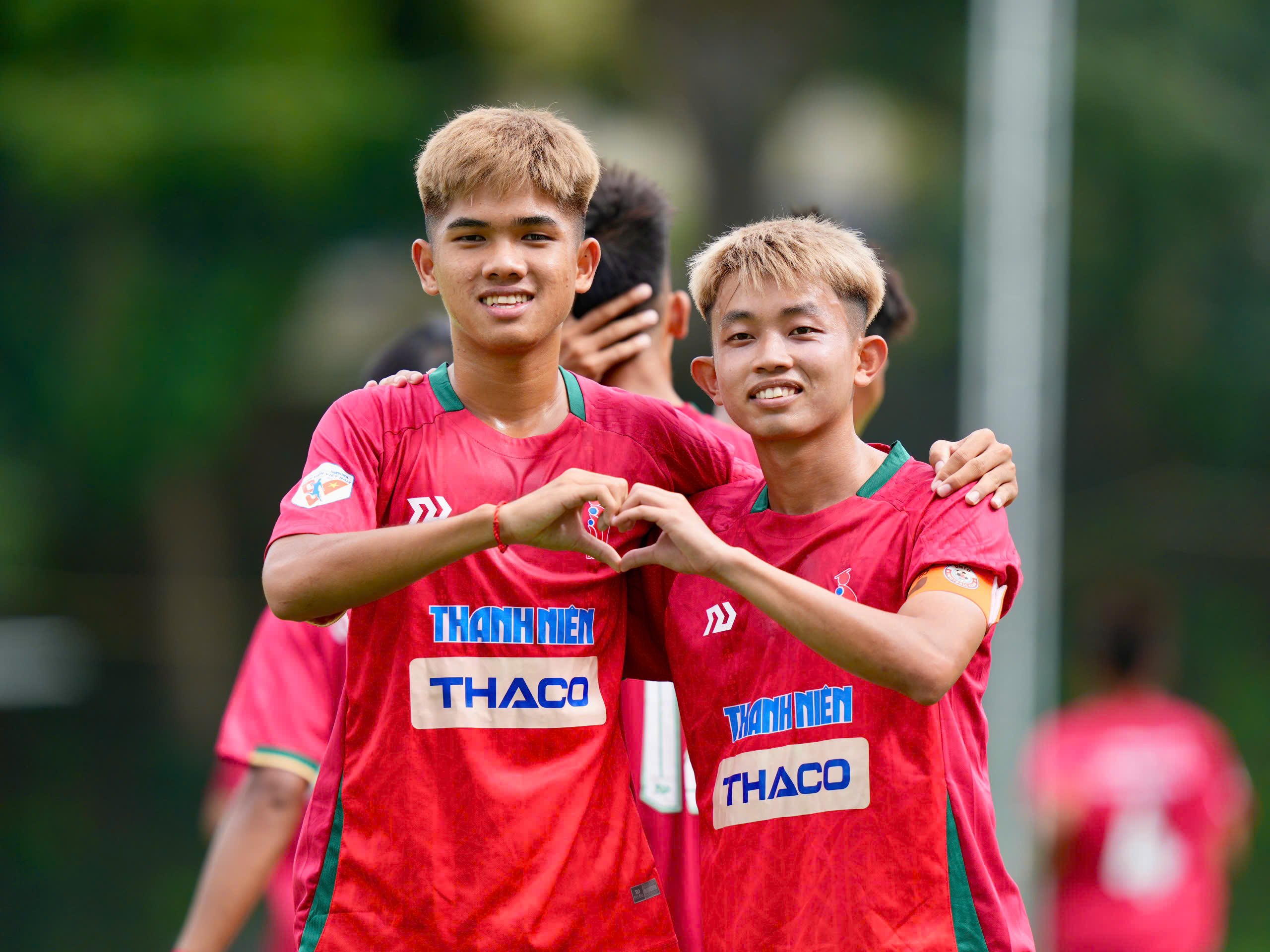 Ghi bàn tuyệt đẹp từ chấm đá phạt góc, đồng đội cũ của Lý Đức nói gì?- Ảnh 1.