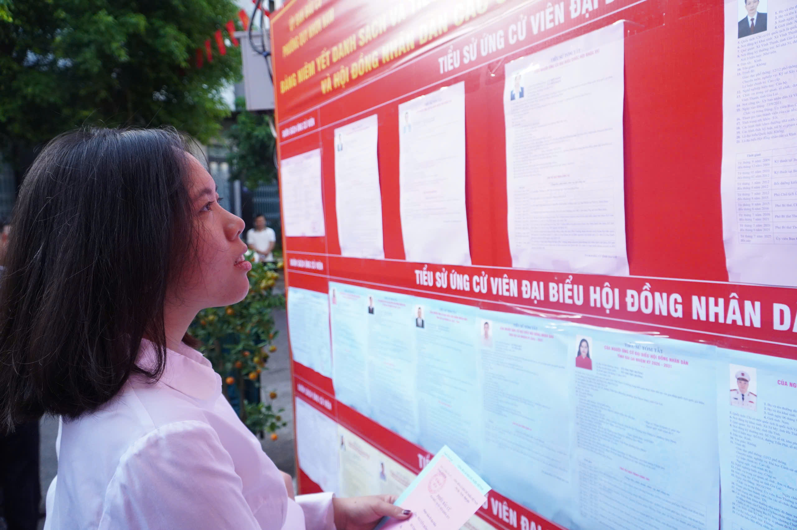 Gia Lai có hơn 2.000 khu vực bỏ phiếu đạt 100% cử tri đi bầu cử 1 Gia Lai có hơn 2.000 khu vực bỏ phiếu đạt 100% cử tri đi bầu cử - Ảnh 1.