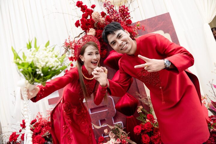 Gia thế nữ MC VTV vừa làm đám hỏi với cầu thủ nổi tiếng- Ảnh 1.