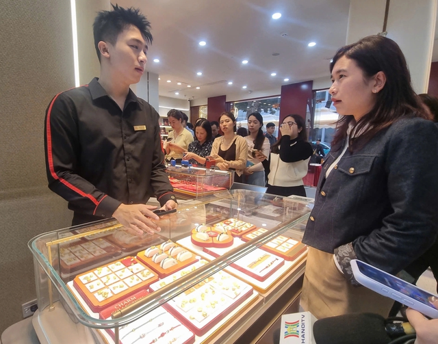 Giá vàng có thể 'rơi' về vùng 160 triệu đồng/lượng?- Ảnh 2.