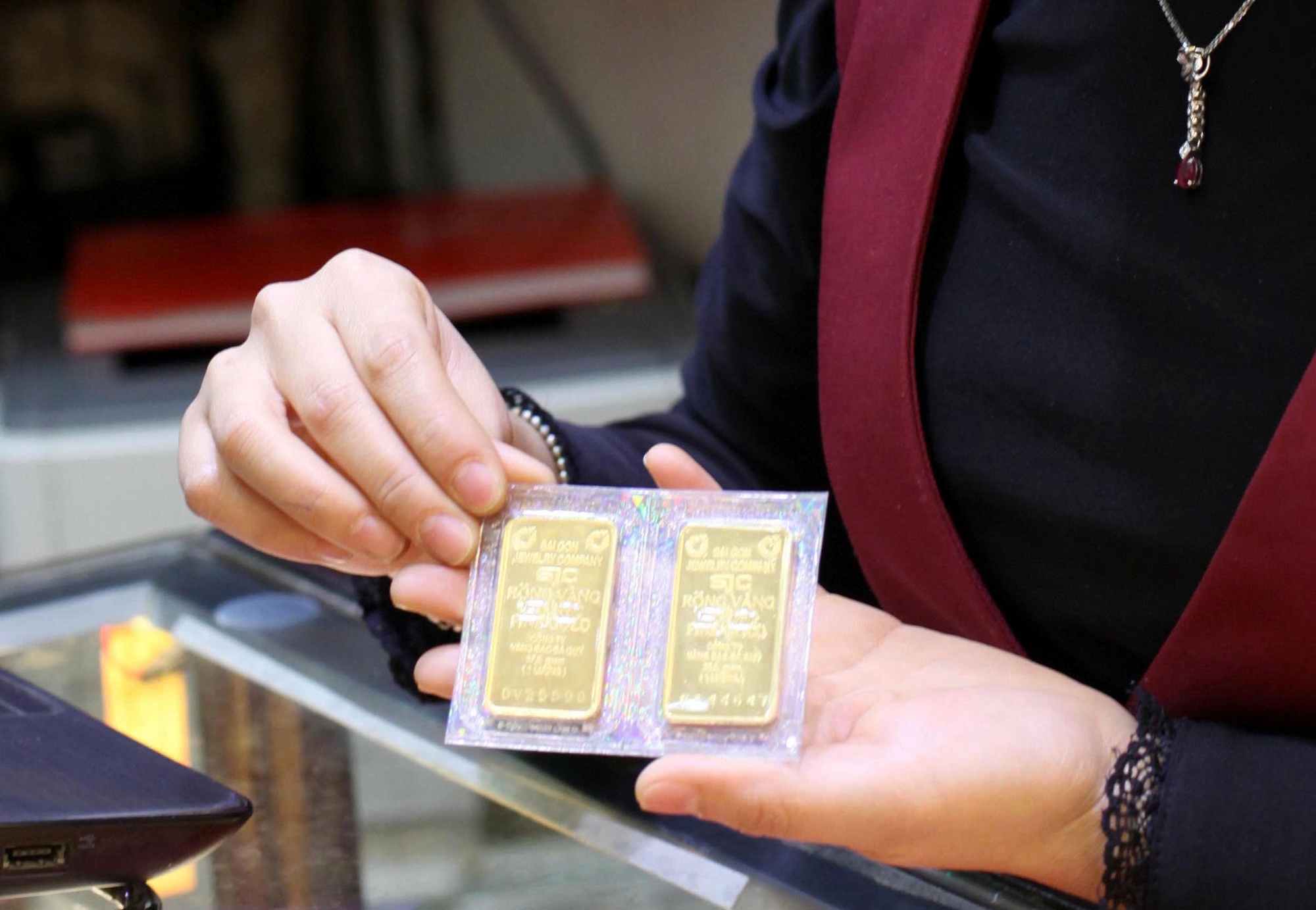 Giá vàng giảm chưa có điểm dừng- Ảnh 1.