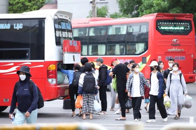 Giá vé xe khách tăng mạnh 2026 , Bộ Xây dựng lập đoàn kiểm tra giá cước vận tải - Ảnh 1.